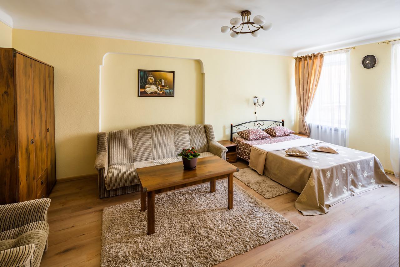 Apartment Krakivska 15 Lviv Exterior photo